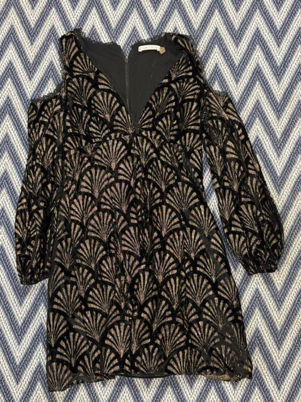 Alice + Olivia Black Gold Lace Mini Dress Size 2 Holiday NYE